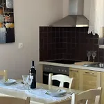 Vila Alseides *