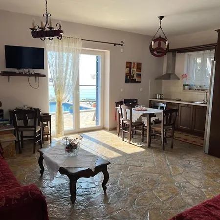 Alseides Villa *