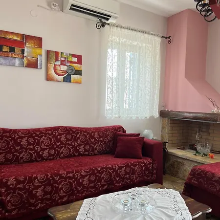 Alseides Villa *
